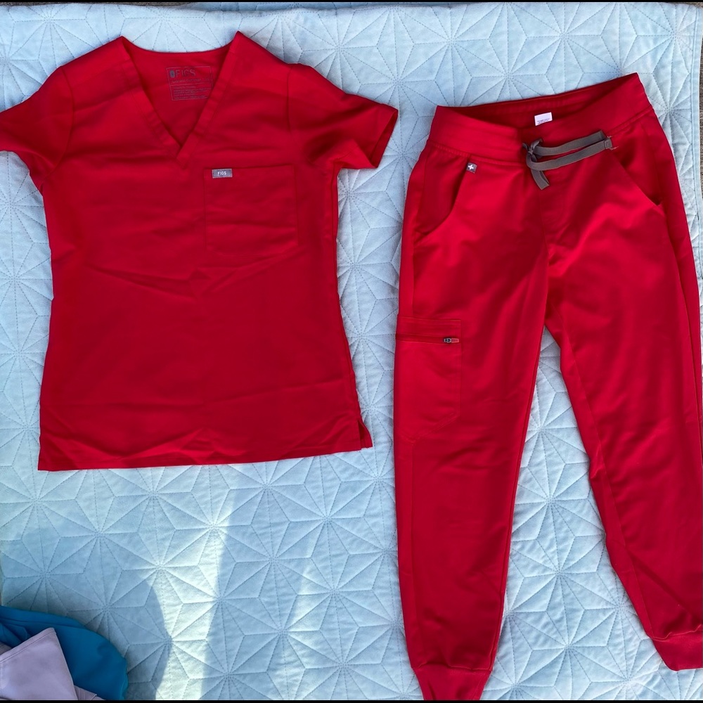 Figs scrubs set